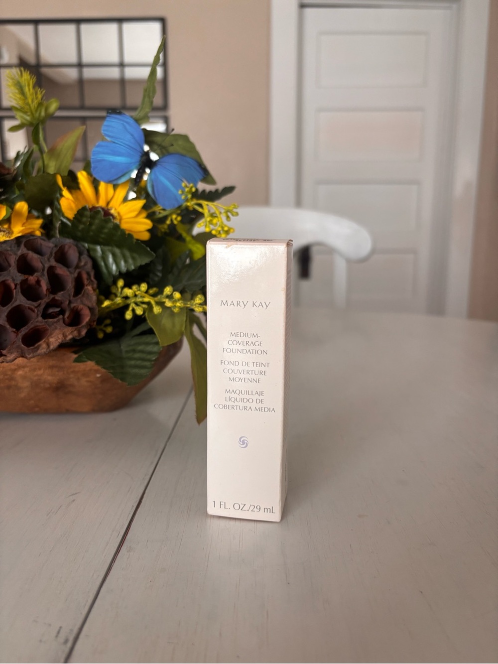 Mary Kay Medium Coverage Foundation - Neutral Beige 402